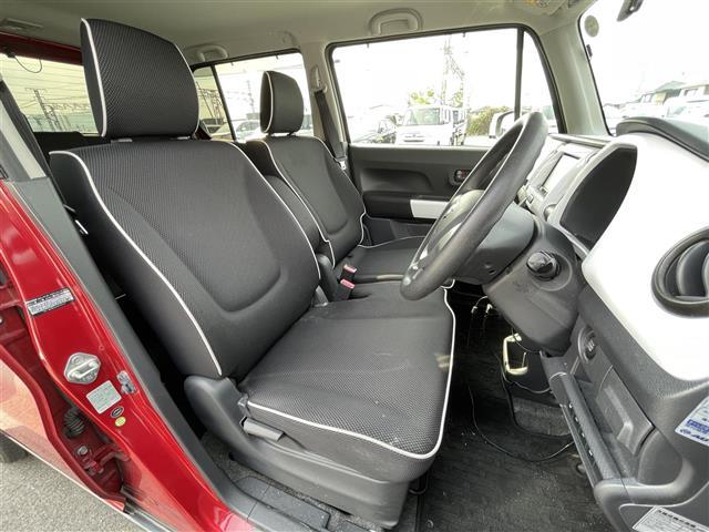 【運転席】座り心地が良いシートなので長時間の運転でも快適にお過ごしいただけます。新品のフロアマットのご注文も可能です。掲載箇所以外にご希望の写真がございましたらお気軽にお問い合わせ下さい。