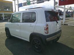 リアヴューです。プライバシーガラスも標準装備です。荷物かくしやエアコンの効きもちがいますね。日よけにも最適です。