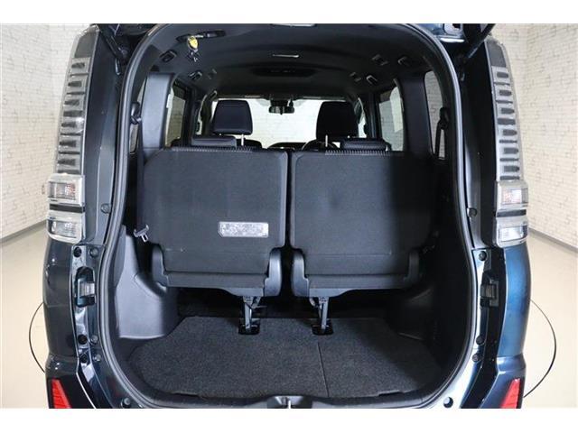 こんなに広い荷室が出来ますよ！背の高い荷物も積めます。リアシートとトランクが繋がっているので、長尺ものでも収納がOK！買い物等で重宝しますよ！