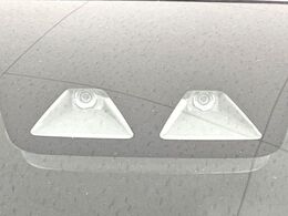 【スマートアシスト】走行中に前方の車両等を認識し、衝突しそうな時は警報とブレーキで衝突回避と被害軽減をアシスト。より安全にドライブをお楽しみいただけます。