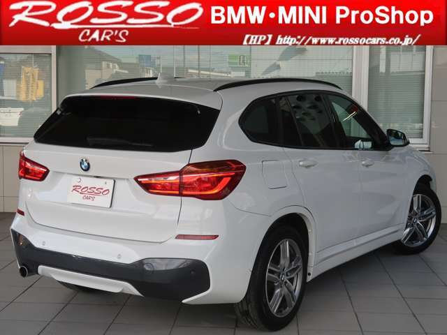 こちらの車両は、BMWの走りの良さを、さらに磨き上げたMスポーツ・パッケージとなります。精悍なエアロ形状のバンパーや、専用セッティングの足回りなど、BMWの看板グレードのひとつです。