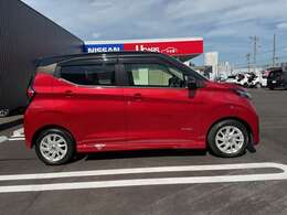 コンパクトなボディでどの年代の方にも乗りやすいお車になっております☆