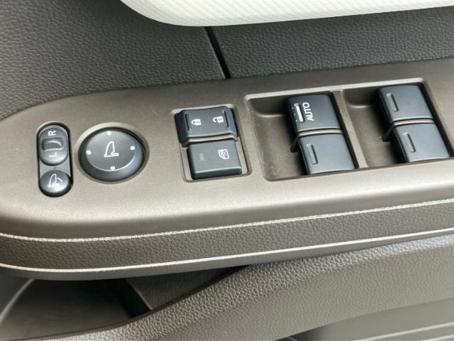 お車に合わせて無料保証以外にも、保証範囲、期間、距離を拡充させた有料保証もご用意しております！中古車の購入が初めてで不安・・・というお客様もご安心ください！