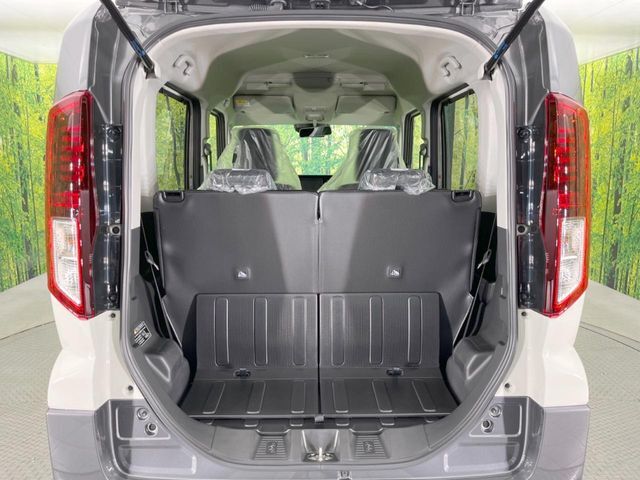 普段のお買い物や通勤、送迎等に十分な荷室スペースを確保しております。セカンドシートを倒すと、大きな荷物の積載も可能です♪
