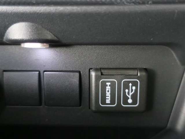USBとHDMI入力端子が付いてます！