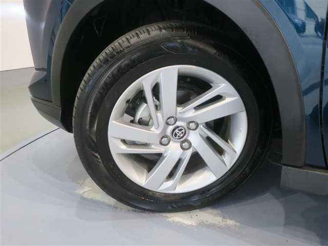 純正アルミホイール！タイヤサイズは195/65R15