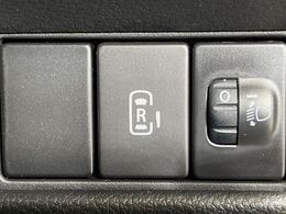 【パワースライドドア】スマートキーや運転席のスイッチでスライドドアの開閉が可能♪電動だから力を入れてドアを開ける必要が無く、小さいお子様でも、重い荷物を持っている時もラクに開け閉めできます♪