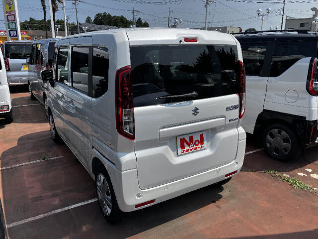 ナオイオートの安心宣言！販売・商品・整備・保険お客様に素敵なカーライフを送っていただくために、4つの安心を宣言します！