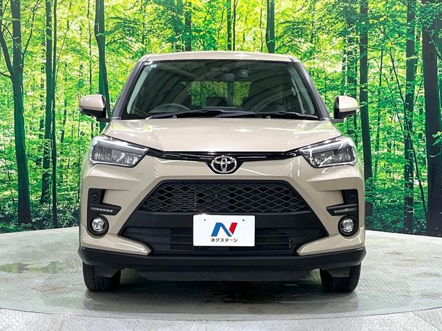 大好評のボディコーティング「弾スプラッシュコート」もご納車までに施工可能。通常のガラスコートと異なる、耐久年数6年の無機質ガラスコーティングが、ボディをキレイな状態に保ってくれます。
