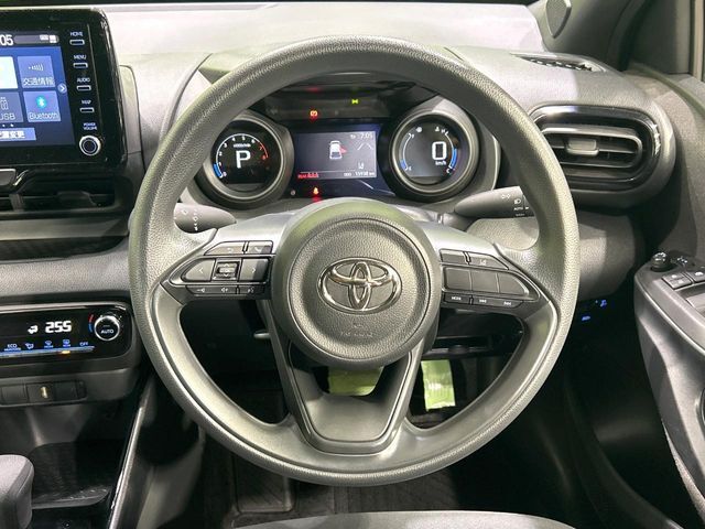 【ステアリングスイッチ】運転中、前方から目線をそらすことなく、オーディオ等の操作が可能な便利機能！安心＆快適なドライブを演出してくれます♪