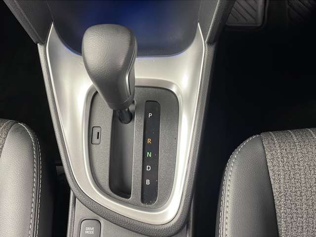 【シフトレバー】『シフトレバー』の画像になります。写真の内容に関してご不明点、ご質問等がございましたらお気軽にガリバー店舗までお問い合わせください。