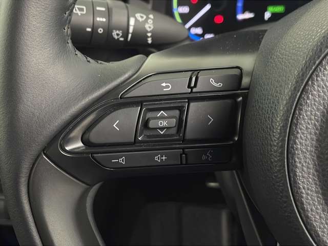 【運転席操作部】『運転席周辺の装備』の画像になります。快適なドライブを楽しむための機能が装備されています！運転席から触れるので使いやすいです！