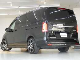 安心の右ハンドル＆正規ディーラー車！！　人気のオブシディアンブラック！！　取説・記録簿付　事故歴ありません　Vクラス特有の使用感はとても少なく心地よい禁煙車輌に便利な7人乗り＆余裕のロングボディ！！