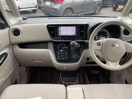 ☆使い勝手の良いインパネデザイン！各部のスイッチなどの操作性もバッチリです。