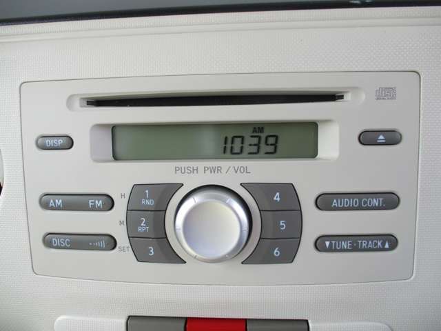 CDプレーヤー付き！◆今はナビも標準装備の時代？ナビ・オーディオの取付やグレードアップなど、また今お使いのオーディオの移設も可能です！持込も大歓迎！ご相談ください！