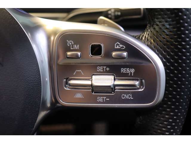 アクティブクルーズコントロールで前車追従機能も使用可能です。