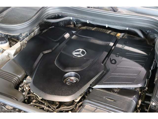 3，000cc　直列6気筒エンジンを搭載！カタログスペック330ps/71.4kg・m