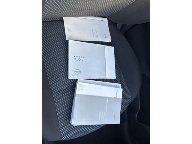 ナビと車両の取扱説明書も有ります。