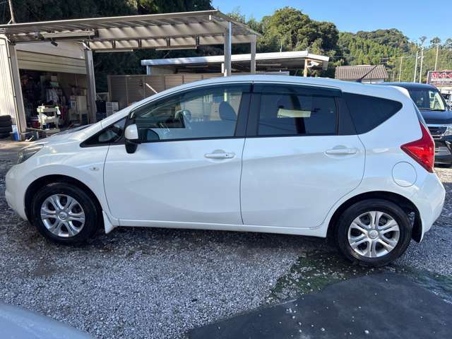 目立つ程のキズ、ヘコミ無くキレイです。