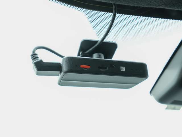 万が一の事故が起きた際や運転の思い出が記録できるドライブレコーダーもセット済み！