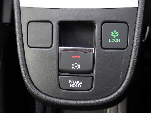 ★とっても便利なスマートキーシステム装備★携帯するだけでドア等の施錠・開錠・エンジン始動が可能なスマートキーシステムです。