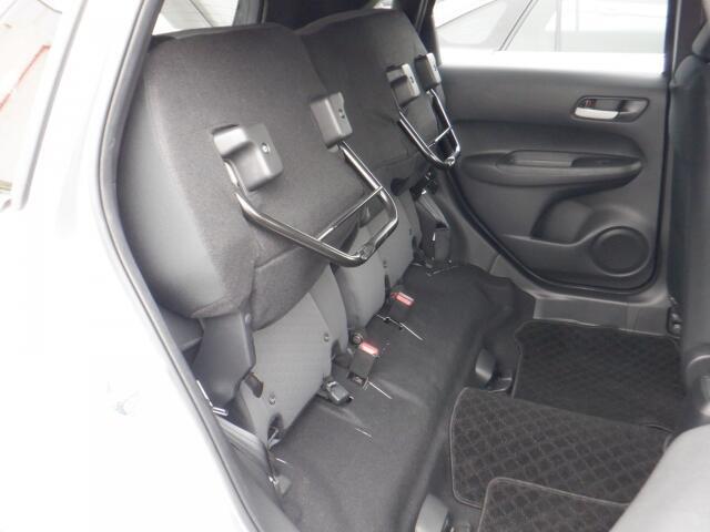 エンジンルームもきれいですよ。機関機構系も良好です。納車前に点検整備も行います。エンジンオイル・オイルフィルター・エアコンフィルター・ワイパーゴムは必ず交換致します.