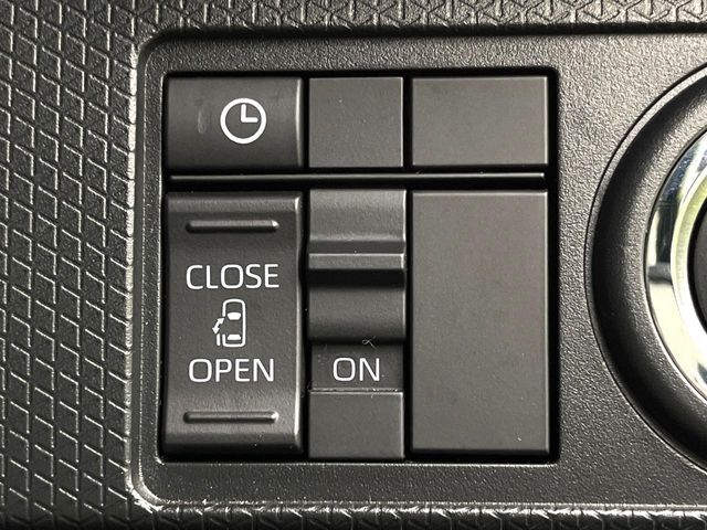 【パワースライドドア】スマートキーや運転席のスイッチでスライドドアの開閉が可能♪電動だから力を入れてドアを開ける必要が無く、小さいお子様でも、重い荷物を持っている時もラクに開け閉めできます♪