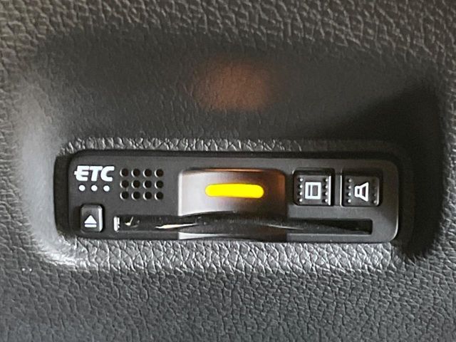 【ETC】高速道路の料金所をストレスなく通過！話題のスポットやサービスエリアに多い「スマートIC」利用時は必須のアイテムです。当店でセットアップを実施、ご納車当日からすぐにご利用いただけます！