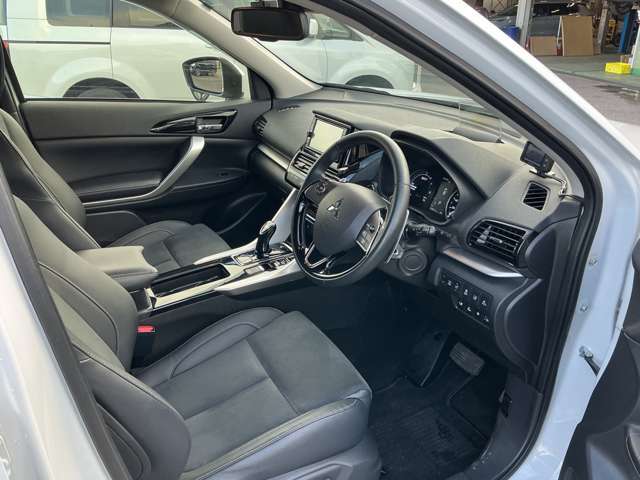 ドライバーの好みの位置にシートを調節できるのですごくいいです！！