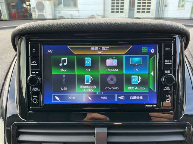 快適なドライブに欠かせないカーナビ付き♪