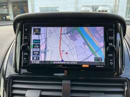 快適なドライブに欠かせないカーナビ付き♪