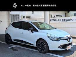中古車は他メーカーの下取り車から、低走行、高年式のルノー車など幅広く取り扱っております。