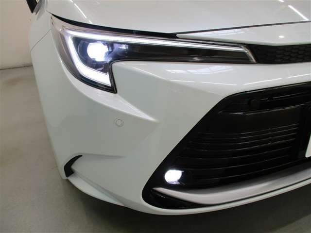 LEDヘッドライトとフォグランプのコラボです。雨や雪の日も安心！フォグランプがお車の存在を際立たせますね♪