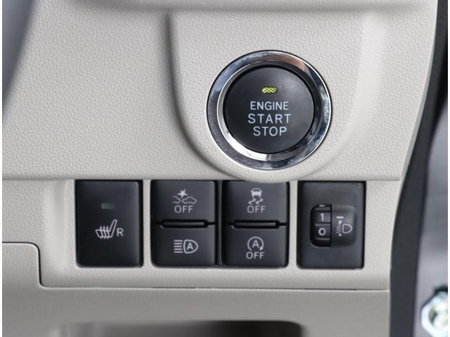 ボタンでエンジン始動が可能な、プッシュスタート機能搭載！もしもの時の、盗難警報装置イモビライザーも同時に装備されております！ キーレスのボタン、もしくは、ドアハンドルのスイッチセンサーで開閉可能です！