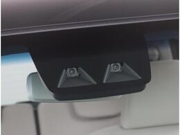 ステレオカメラとソナーセンサーが歩行者や先行車、障害物などのさまざまな情報を的確に捉え、運転者に注意を促したり、緊急ブレーキを作動。多彩な安全機能があなたのドライブをアシストするスマートアシスト付です