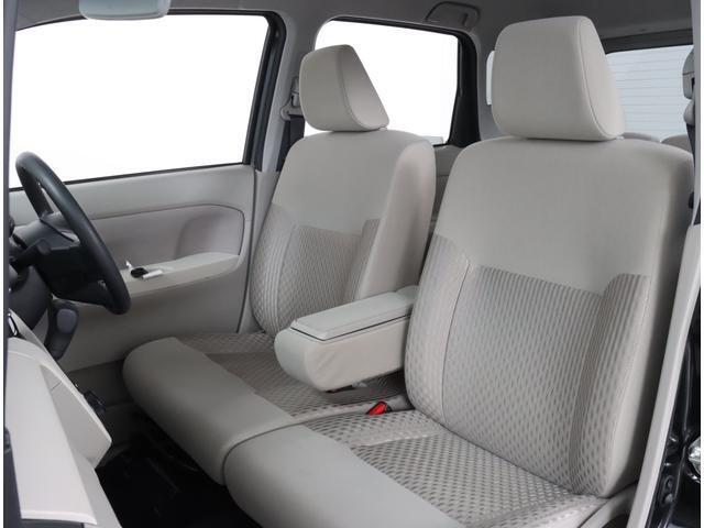 長時間の運転も疲れにくいフロントシート！体をしっかり支えてくれて運転がしやすい形状です！