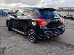 洗練されたサービススタッフが法定整備を実施し、必要に応じて交換・修理作業を施したうえで、安心してお乗りいただける状態にしてお引渡し致します。