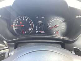 シンプルな表示で見やすいメーターです。ODOメーターは実走行です。まだまだ活躍できますね。