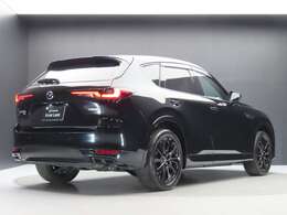 弊社で新車販売し買取りした、ワンオーナー車のCX-60が入荷しました。本革シート・BOSEサウンド・サンルーフを備えたプレミアムスポーツです。少し距離は進んでいますが、内外装共に良好な状態でお奨めです！