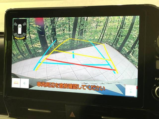 【バックカメラ】駐車時に後方がリアルタイム映像で確認できます。大型商業施設や立体駐車場での駐車時や、夜間のバック時に大活躍！運転スキルに関わらず、今や必須となった装備のひとつです！
