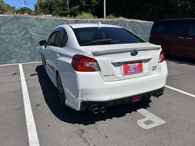 【外装後方】お車の任意保険、整備メンテナンス、車検、板金塗装なども承っております！詳しくはスタッフまで！！