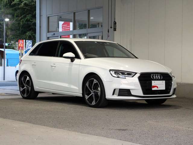 ドイツ本国Audi AGが認定する資格を有するメカニックが納車前の点検からアフターサービス迄サポート致します。