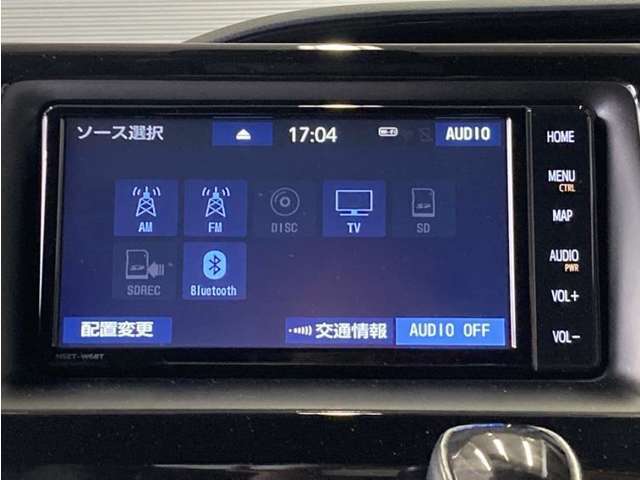 Bluetooth対応、CD/DVD再生機能付き。お好きな音楽を聴きながらのドライブは楽しいですよね～♪