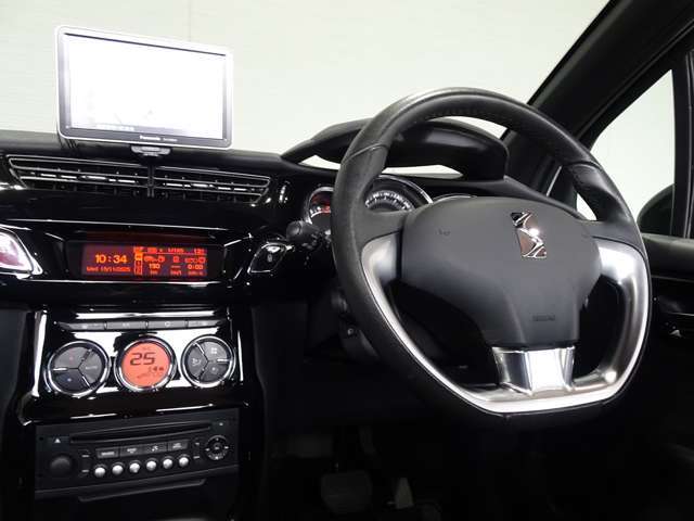 神奈川湘南に根付いて18年グループ在庫200台常備しております！多種多様なラインナップ取り揃えておりますので是非一度ご来店くださいませ。