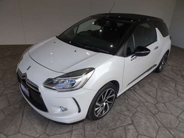 お車に詳しくないお客様もご安心下さい！当店スタッフが詳細な点までしっかりご説明致します！車の事だけでなく、ローンの手続きや購入の流れ等小さな疑問も当店で解決させて下さい！