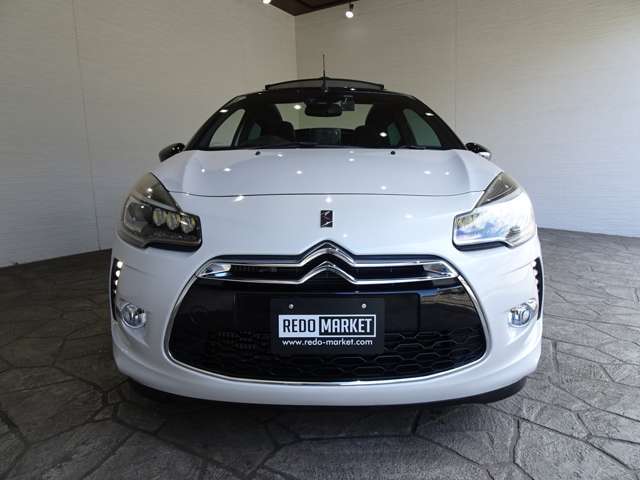 当社カーディテイリング専門の部署を設けておりますので、展示車両1台1台細部まできれいに仕上げるよう努力しております。他店様との違いをご覧いただけますと大変うれしいです。