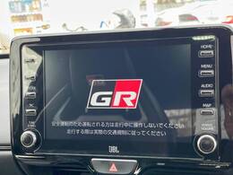 【ナビ機能付きディスプレイオーディオ】ナビ機能搭載の他、お持ちのスマートフォンと連携して、ナビやbluetoothでの音楽再生が可能です♪デザインはもちろん操作性も良好！