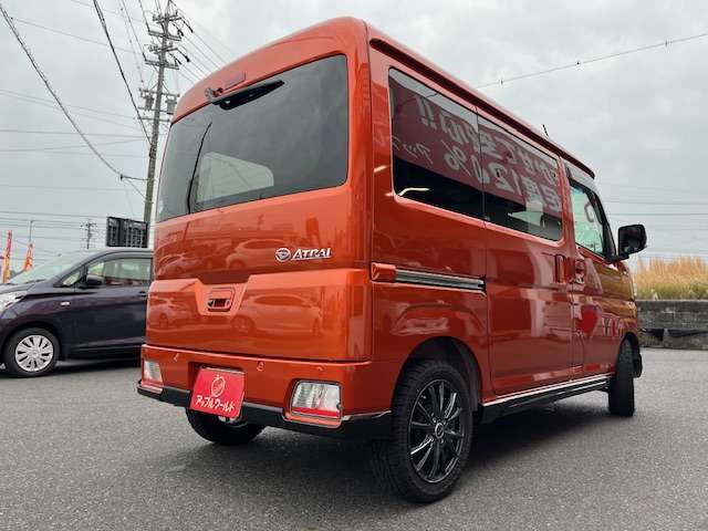 弊社は店頭に出す前に必ず点検、実車走行テストを行います。厳しい品質基準をクリアした車輌のみを厳選して展示しております。