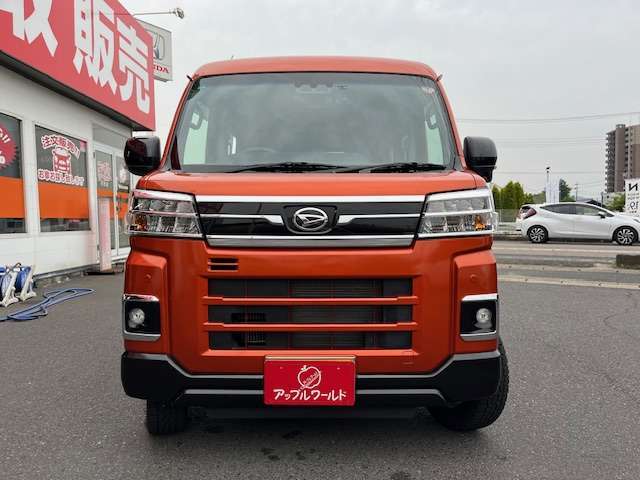 実車を画像加工無しで掲載しております。実際にご覧頂きましても、画像そのままの状態でご来店頂けないご遠方のお客様にも安心して購入できたとのお言葉を多数頂いております。