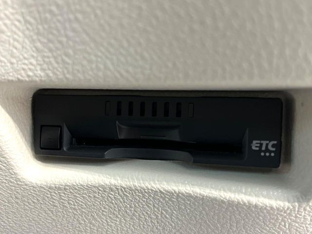 【ETC】高速道路の料金所をストレスなく通過！話題のスポットやサービスエリアに多い「スマートIC」利用時は必須のアイテムです。当店でセットアップを実施、ご納車当日からすぐにご利用いただけます！